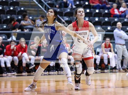 Thumbnail 2 in Muenster vs. Wolfe City (UIL 2A D2 Bi-District) photogallery.
