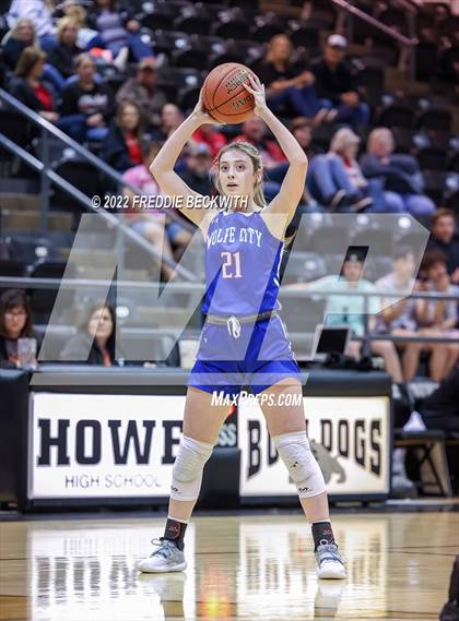 Thumbnail 2 in Muenster vs. Wolfe City (UIL 2A D2 Bi-District) photogallery.