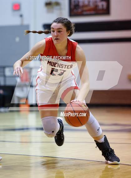 Thumbnail 1 in Muenster vs. Wolfe City (UIL 2A D2 Bi-District) photogallery.