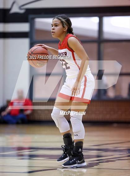 Thumbnail 3 in Muenster vs. Wolfe City (UIL 2A D2 Bi-District) photogallery.