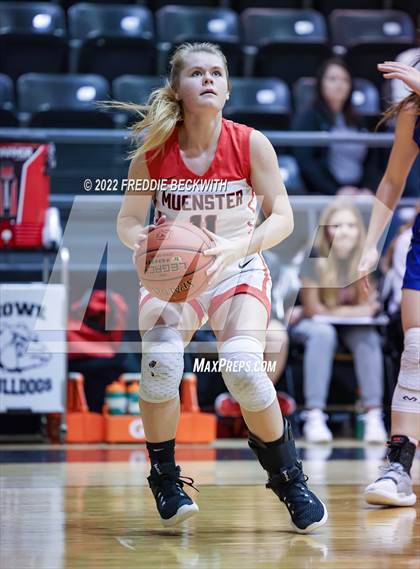 Thumbnail 2 in Muenster vs. Wolfe City (UIL 2A D2 Bi-District) photogallery.