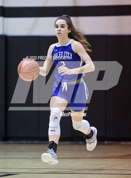 Thumbnail 1 in Muenster vs. Wolfe City (UIL 2A D2 Bi-District) photogallery.