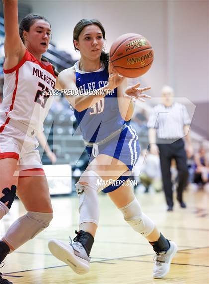 Thumbnail 2 in Muenster vs. Wolfe City (UIL 2A D2 Bi-District) photogallery.
