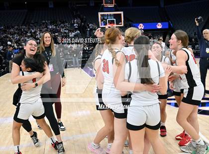 Thumbnail 1 in Rosamond vs. Woodland Christian (CIF State D5 Final) photogallery.