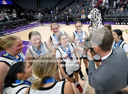 Thumbnail 2 in Rosamond vs. Woodland Christian (CIF State D5 Final) photogallery.
