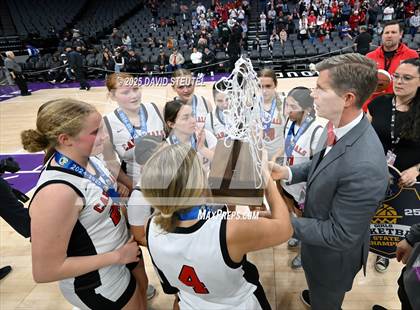 Thumbnail 2 in Rosamond vs. Woodland Christian (CIF State D5 Final) photogallery.