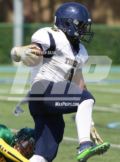 Thumbnail 2 in Morse vs. Palo Verde Valley (SDFNL Kickoff Classic) photogallery.