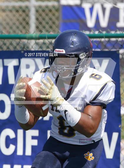 Thumbnail 3 in Morse vs. Palo Verde Valley (SDFNL Kickoff Classic) photogallery.