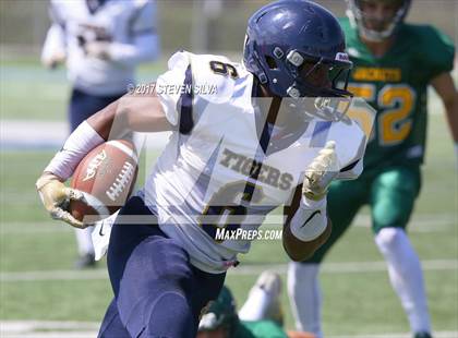 Thumbnail 2 in Morse vs. Palo Verde Valley (SDFNL Kickoff Classic) photogallery.