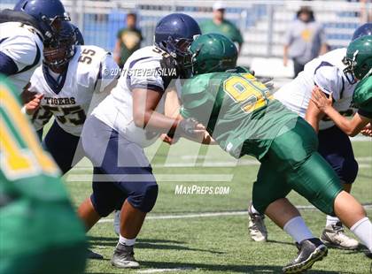 Thumbnail 3 in Morse vs. Palo Verde Valley (SDFNL Kickoff Classic) photogallery.