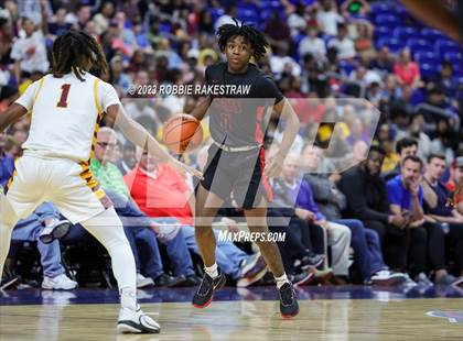 Thumbnail 1 in Beaumont United vs. Lake Highlands (UIL 6A Basketball State Final) photogallery.