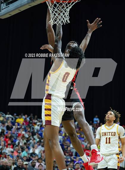 Thumbnail 3 in Beaumont United vs. Lake Highlands (UIL 6A Basketball State Final) photogallery.