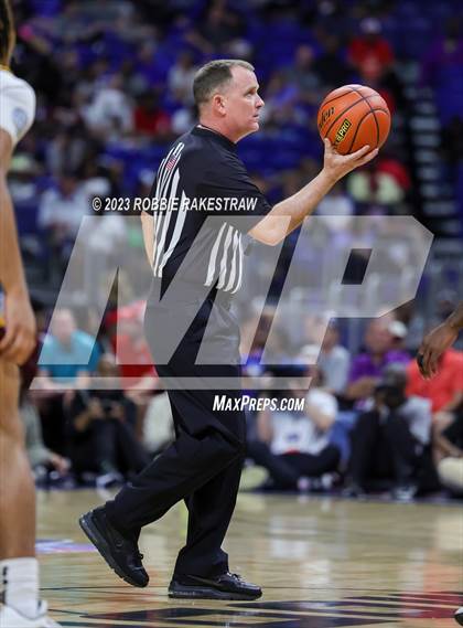Thumbnail 3 in Beaumont United vs. Lake Highlands (UIL 6A Basketball State Final) photogallery.