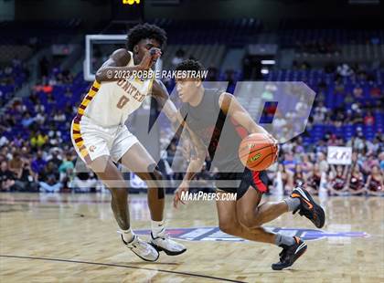 Thumbnail 3 in Beaumont United vs. Lake Highlands (UIL 6A Basketball State Final) photogallery.
