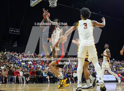 Thumbnail 3 in Beaumont United vs. Lake Highlands (UIL 6A Basketball State Final) photogallery.