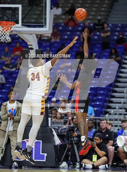 Thumbnail 3 in Beaumont United vs. Lake Highlands (UIL 6A Basketball State Final) photogallery.