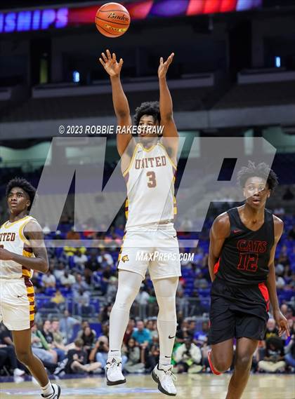 Thumbnail 2 in Beaumont United vs. Lake Highlands (UIL 6A Basketball State Final) photogallery.