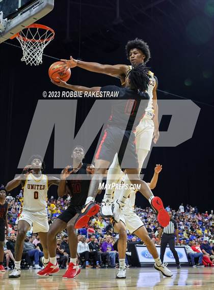 Thumbnail 3 in Beaumont United vs. Lake Highlands (UIL 6A Basketball State Final) photogallery.