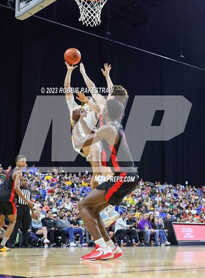Thumbnail 2 in Beaumont United vs. Lake Highlands (UIL 6A Basketball State Final) photogallery.
