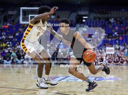 Thumbnail 2 in Beaumont United vs. Lake Highlands (UIL 6A Basketball State Final) photogallery.