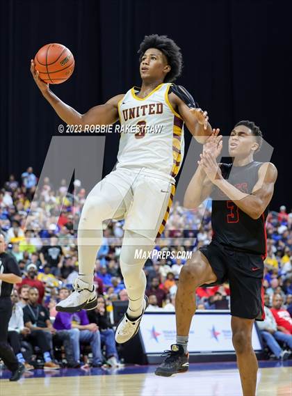 Thumbnail 1 in Beaumont United vs. Lake Highlands (UIL 6A Basketball State Final) photogallery.