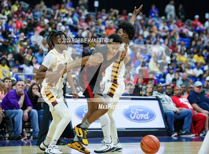Thumbnail 2 in Beaumont United vs. Lake Highlands (UIL 6A Basketball State Final) photogallery.