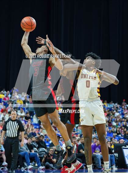 Thumbnail 3 in Beaumont United vs. Lake Highlands (UIL 6A Basketball State Final) photogallery.