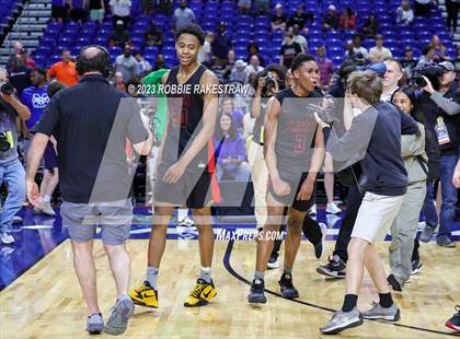 Thumbnail 1 in Beaumont United vs. Lake Highlands (UIL 6A Basketball State Final) photogallery.