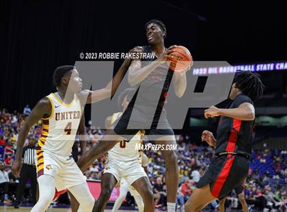 Thumbnail 3 in Beaumont United vs. Lake Highlands (UIL 6A Basketball State Final) photogallery.