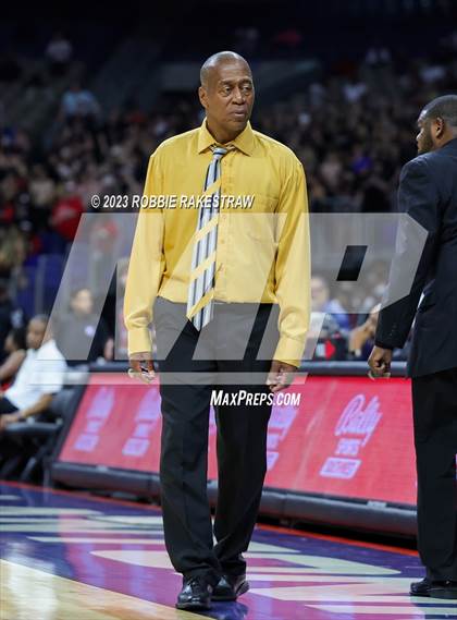Thumbnail 1 in Beaumont United vs. Lake Highlands (UIL 6A Basketball State Final) photogallery.