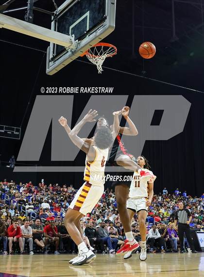 Thumbnail 2 in Beaumont United vs. Lake Highlands (UIL 6A Basketball State Final) photogallery.