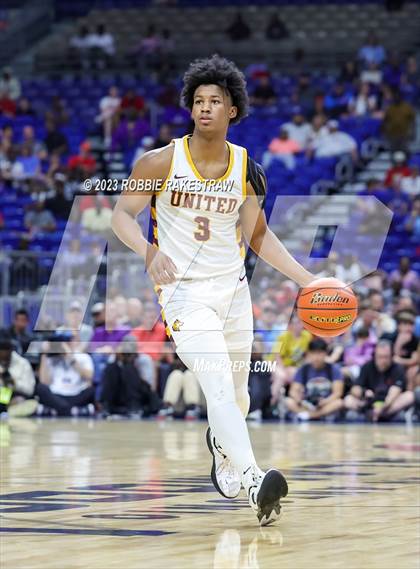 Thumbnail 2 in Beaumont United vs. Lake Highlands (UIL 6A Basketball State Final) photogallery.