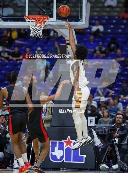 Thumbnail 2 in Beaumont United vs. Lake Highlands (UIL 6A Basketball State Final) photogallery.