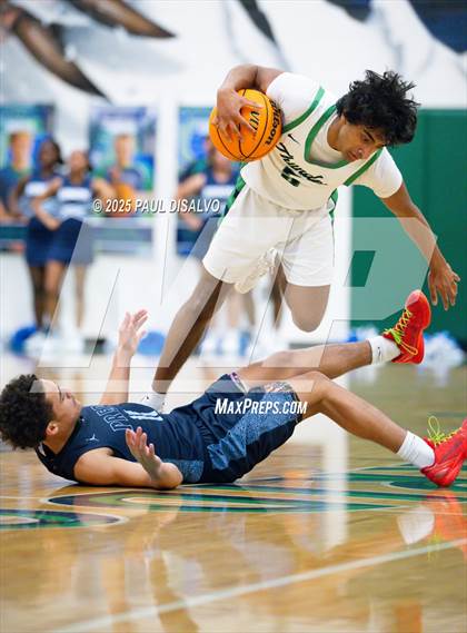 Thumbnail 2 in ThunderRidge vs. Vista PEAK Prep (CHSAA 6A 1st Round) photogallery.