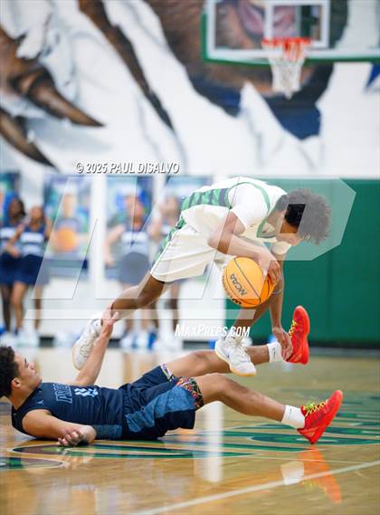 Thumbnail 2 in ThunderRidge vs. Vista PEAK Prep (CHSAA 6A 1st Round) photogallery.