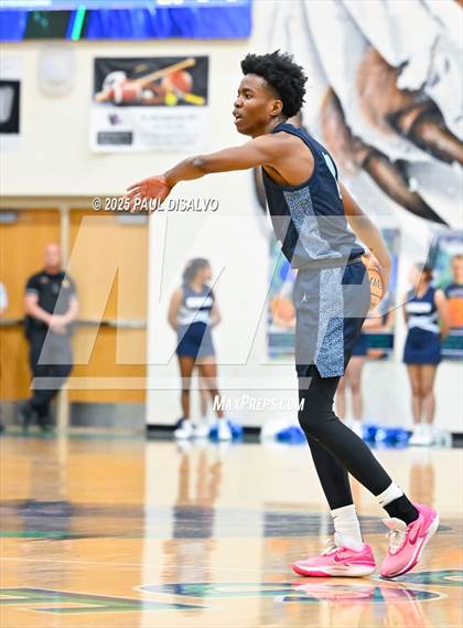 Thumbnail 1 in ThunderRidge vs. Vista PEAK Prep (CHSAA 6A 1st Round) photogallery.
