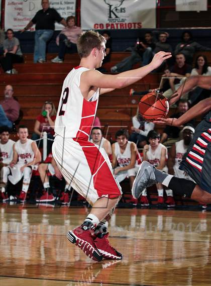 Thumbnail 1 in Cocke County vs South-Doyle (TSSAA D2-AAA District Quarterfinals) photogallery.