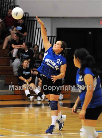 Thumbnail 2 in Muhlenberg County vs Butler County  photogallery.