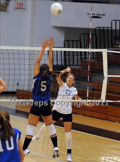 Thumbnail 3 in Muhlenberg County vs Butler County  photogallery.