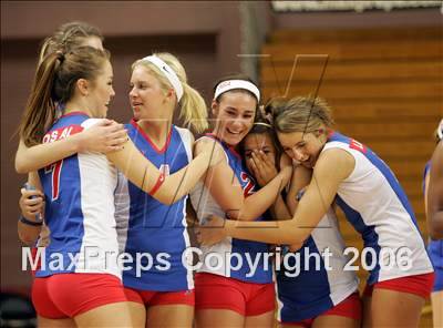 Thumbnail 1 in Los Alamitos vs. Foothill (State D1 Final)  photogallery.