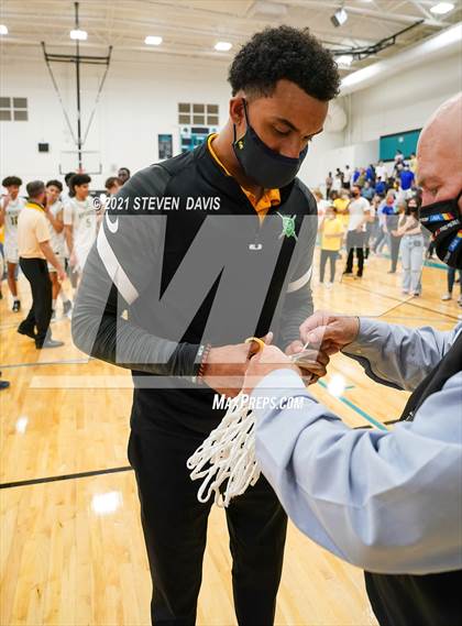 Thumbnail 3 in St. Mary's vs. Paradise Honors (AIA 4A Final - Awards) photogallery.