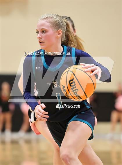 Thumbnail 1 in Siegel @ Ravenwood photogallery.