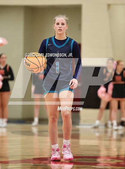 Thumbnail 1 in Siegel @ Ravenwood photogallery.