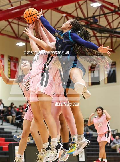 Thumbnail 1 in Siegel @ Ravenwood photogallery.