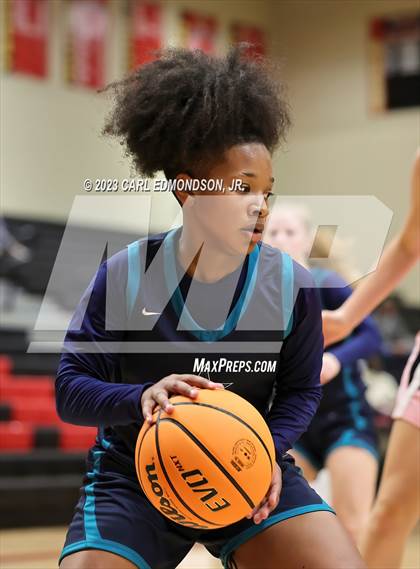 Thumbnail 3 in Siegel @ Ravenwood photogallery.