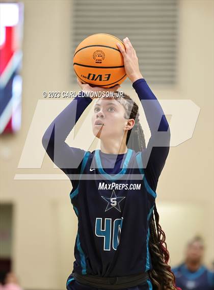 Thumbnail 1 in Siegel @ Ravenwood photogallery.