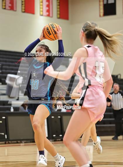 Thumbnail 2 in Siegel @ Ravenwood photogallery.
