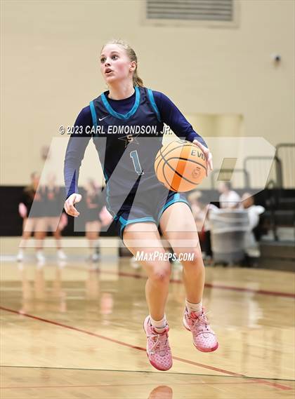 Thumbnail 3 in Siegel @ Ravenwood photogallery.