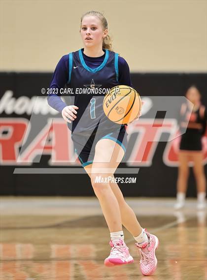 Thumbnail 3 in Siegel @ Ravenwood photogallery.
