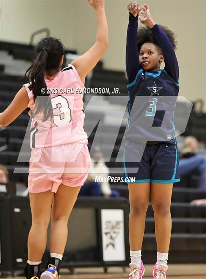 Thumbnail 1 in Siegel @ Ravenwood photogallery.
